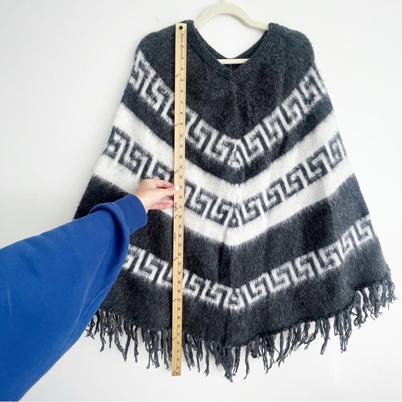 Gamboa Alpaca Southwestern Fringed Poncho Aztec sweater tribal boho Gray white - Picture 6 of 7
